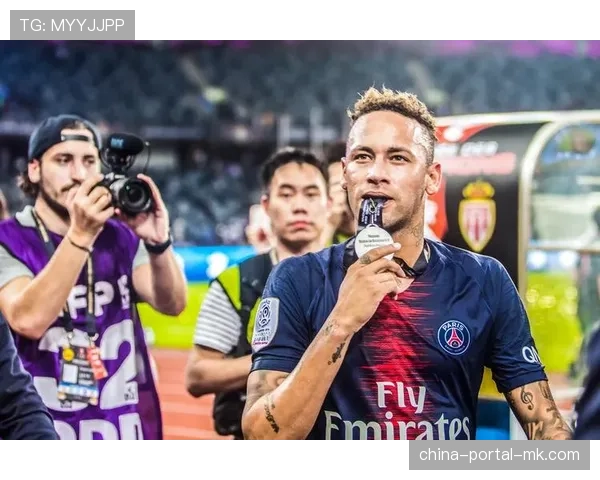 法国职业足球联盟医疗委员会建议，将“高强度跑动距离”纳入每场比赛强制休息时间计算参考