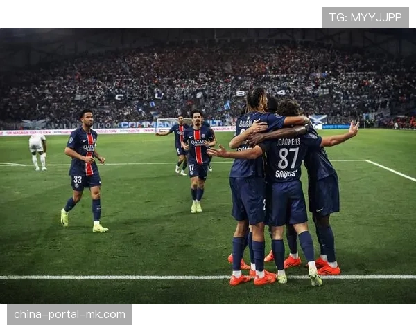 巴黎圣日耳曼通过定位球战术跑位成熟，打破僵局重要手段有效